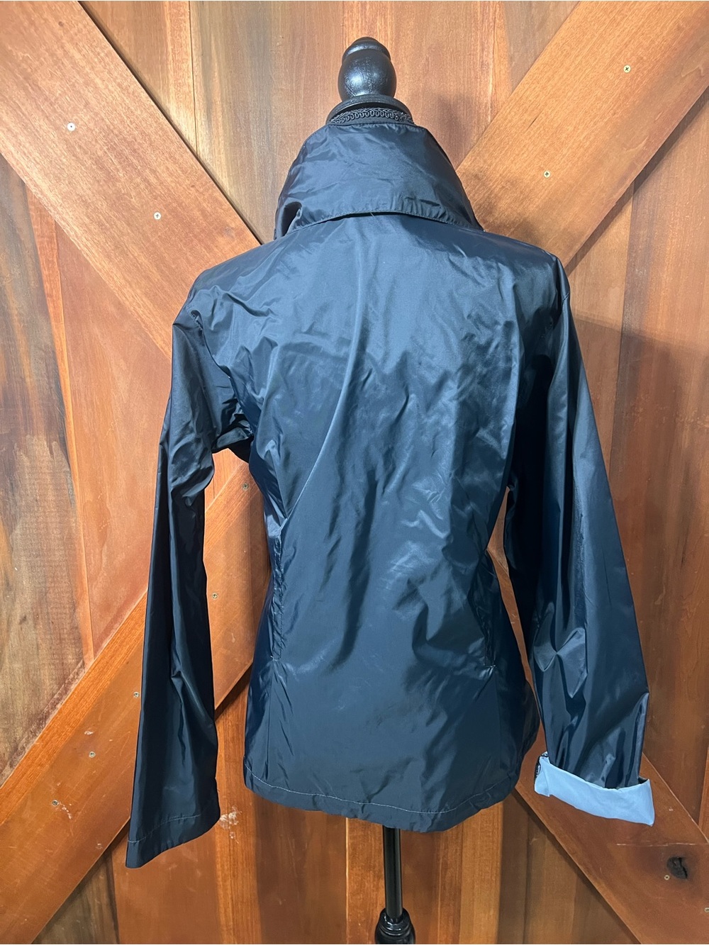 Columbia Women's switchback II Navy Lightweight Rain Jacket w/ packable hood - Picture 7 of 9